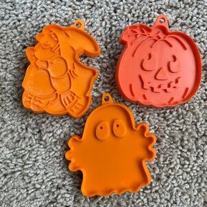3 vintage Hallmark Halloween cookie cutters